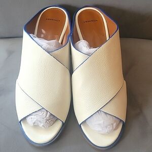 Aquatalia White/blue Soft Leather, Chunky Heels New, No Box. Size 11. Italy.